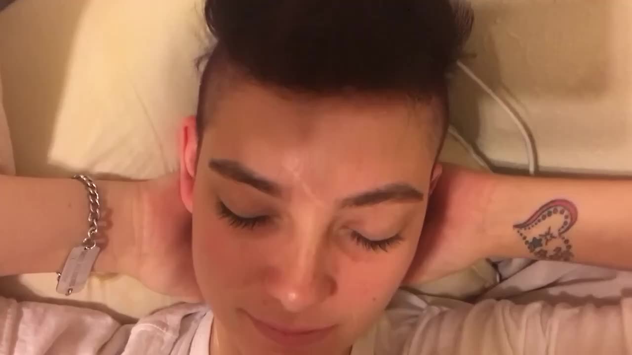 Tomboy Facial Porn - Cum facial for cute tomboy girl - Voyeur Videos