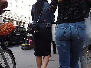 Gorgeous girl fills her jeans in an amazing way Picture 4