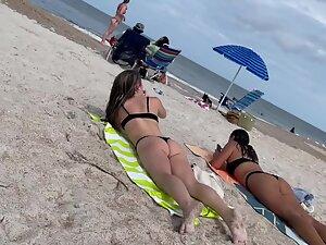 Feels like being surrounded by fantastic butts in virtual reality Picture 8