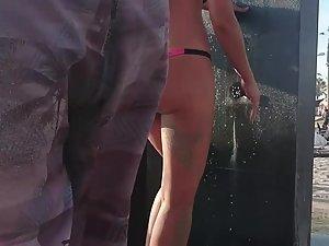 Hot milf ass is dirty from the sand Picture 1