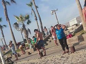 Hot milf ass is dirty from the sand Picture 5