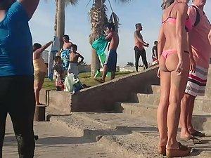 Hot milf ass is dirty from the sand Picture 7