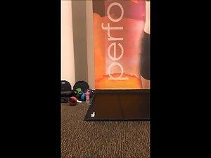Big butt in front of candid camera at the gym Picture 4