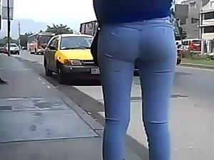 Hot girl with a great ass waits for a taxi