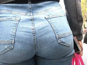 Noticeable ass clenching in tight jeans Picture 8