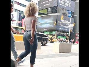 Shorty with curly hair got impressive big ass Picture 1