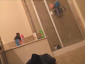 Sister's vanity spied in bathroom Picture 6