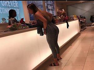 Voluptuous girl fills up her sexy jumpsuit Picture 4