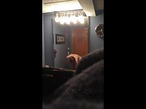 Sister checks her ass in mirror after shower Picture 6