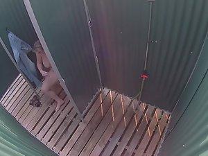 Milf shaves her pussy in a beach cabin Picture 6