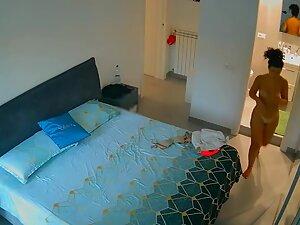 Spying on naked housewife and her sexy tan lines Picture 5