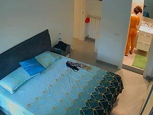 Spying on naked housewife and her sexy tan lines Picture 8