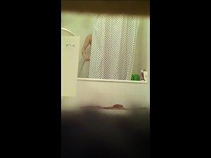 Naked chinese mom spied in shower Picture 3