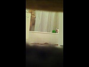 Naked chinese mom spied in shower Picture 4