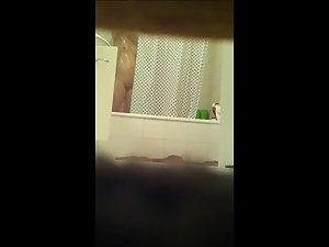 Naked chinese mom spied in shower Picture 5