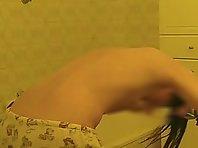 Girl washing herself and her hairy bush Picture 1