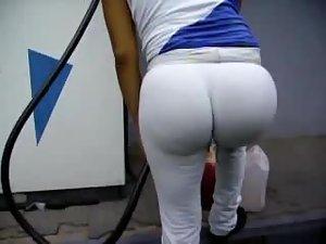 Spying a tight butt in even tighter pants Picture 3