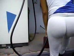 Spying a tight butt in even tighter pants Picture 4