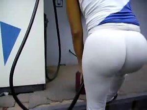 Spying a tight butt in even tighter pants Picture 6