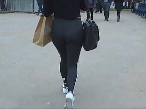 Creepshot of her tights and thong Picture 5