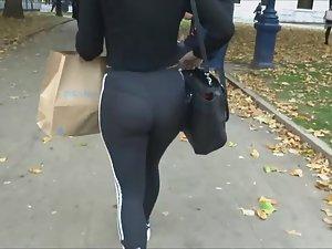 Creepshot of her tights and thong Picture 8