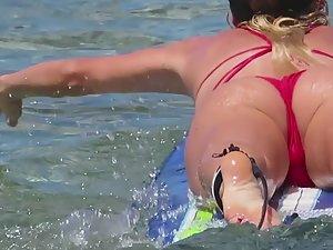Sexy surfer girl in red bikini Picture 6