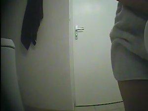 Sister's sweet and hairless pussy Picture 1