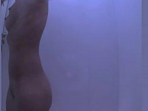 Hot pussy spied while she dresses up Picture 2