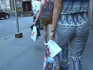 Loose pants tucked in ass crack Picture 1