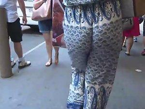 Loose pants tucked in ass crack Picture 6