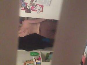 Peeping on neighbor's naked breasts Picture 7