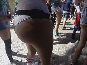 Phat booty shake on rave party Picture 6