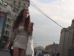 Voyeur tricks a hot girl to see upskirt Picture 4