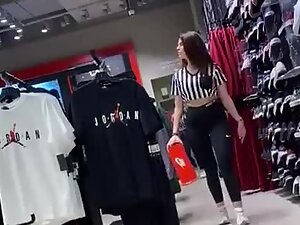Priceless cameltoe video of hot girl in shoe store