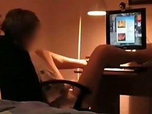 Spying on sister having a sex cam chat Picture 1