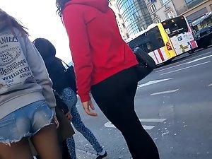 Peeping a hot schoolgirl in shorts and pantyhose Picture 6