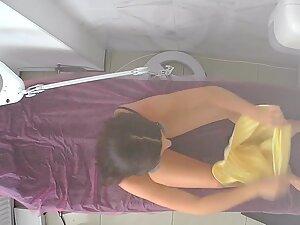 Delicious hamburger pussy gets hair removal on hidden camera