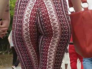Epic ass wiggle in hypnotic leggings Picture 5