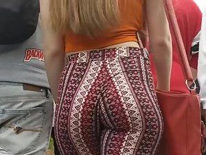 Epic ass wiggle in hypnotic leggings Picture 6