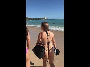 Tiniest bikini ever seen on a public beach Picture 6