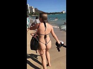 Tiniest bikini ever seen on a public beach Picture 7
