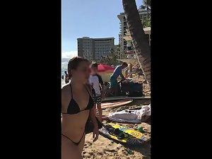 Tiniest bikini ever seen on a public beach Picture 8