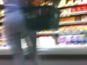 Perfect girl's ass spied in a groceries shop Picture 5