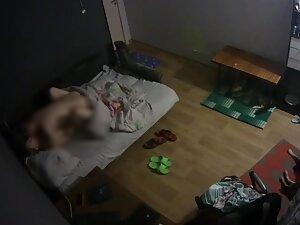 Hidden cam caught wild sex at home Picture 1