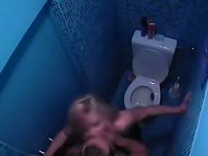 Voyeur caught couple fucking in the toilet Picture 1