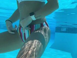 Gorgeous girl's underwater activities