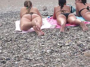 Thick wet butt in thong bikini on the beach Picture 6