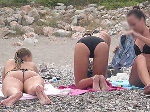 Thick wet butt in thong bikini on the beach Picture 8
