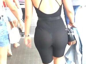 Impressive ass to waist ratio