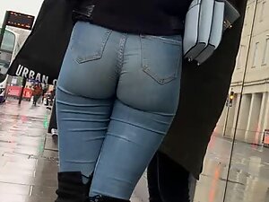 Jeans crawl up inside her perfect ass crack